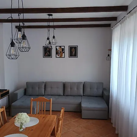 Pod Roza Apartment *